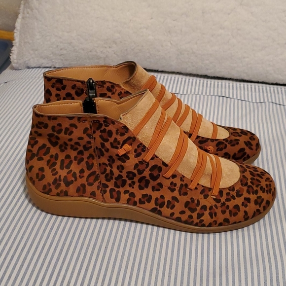 PRINTED BOOTS - Picture 2 of 2